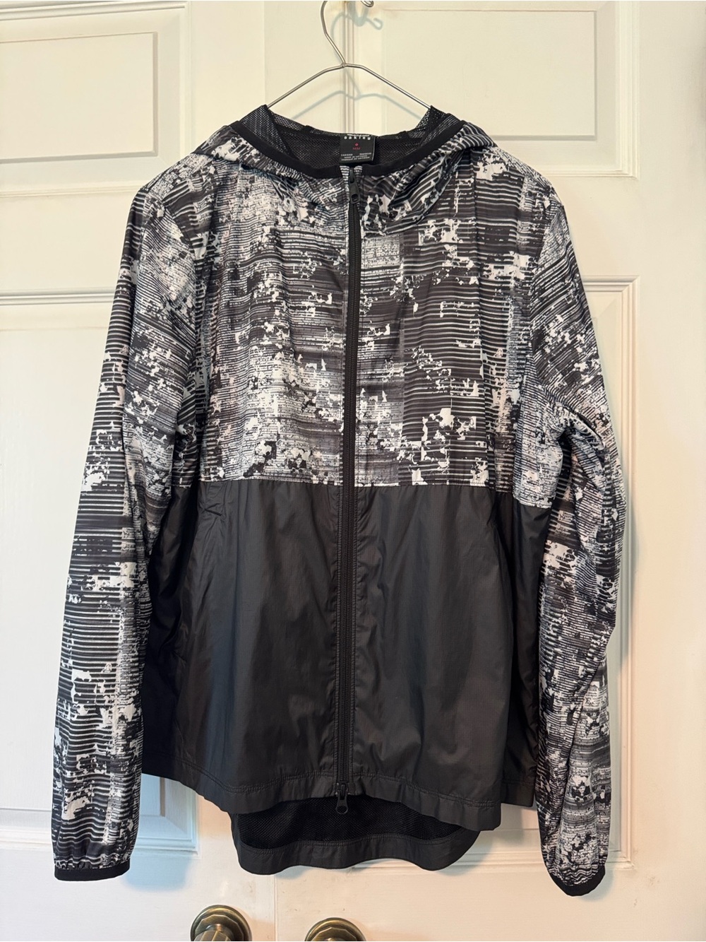 Oakley Lightweight Hooded Windbreaker Jacket - Black & White M